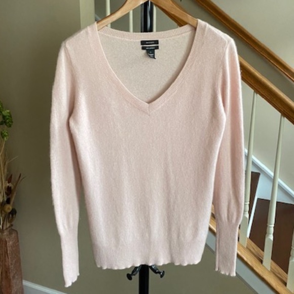 Halogen Nordstrom V-Neck 100% Cashmare Sweater Light Lavender Size M - Picture 3 of 14
